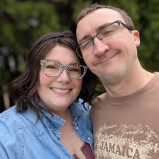 Is this Ireland travel itinerary reasonable for a 3-week trip with stops in  Cork, Killarney, and Dingle Peninsula?