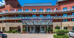 A szállodában 164 db kétágyas szoba és 10 lakosztály került kialakításra. Thermal Hotel Visegrad Superior Programturizmus