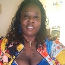 Shaniqua Wright's Instagram, Twitter & Facebook