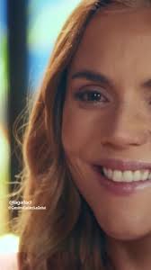 Para mí, este es el final de #rojocarmesí , algo que sin duda espere desde  los primeros capitulos, que Valeria y su padre pudieran tener una  conversación sincera, donde ambos hablaran de sus dolores. ...