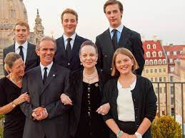 Check spelling or type a new query. Das Konigreich Sachsen Corona