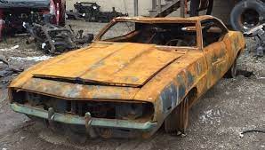 The exterior doesn't have any major dents, but does have a few minor dings 1995 chevy camaro z28. This 1969 Chevrolet Camaro Z 28 From Barrett Jackson Is Beyond Burnt Craigslist Find Gm Authority