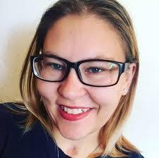 Kelly Strong's Instagram, Twitter & Facebook