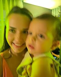 e não a toa, eles se apaixonaram eles dividem o mesmo dia, dividem a  energia boa do dia mágico 05/04 e dividem o meu coração dia de comemorar em  dose dupla 🌟