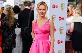 Instagram/amanda holdenall aboard #holiday #familytime, amanda captioned Amanda Holden Bein Gebrochen Im Meer Hello Today