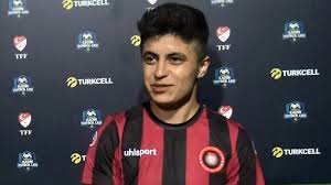 Abd'den türkiye'ye uzanan bir spor hikayesi. Turkcell Kadin Futbol Ligi Nin Ilk Haftasinda Zelal Baturay 3 Golle Kralicelik Zirvesinde
