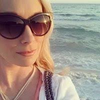 Heather Hallock's Instagram, Twitter & Facebook