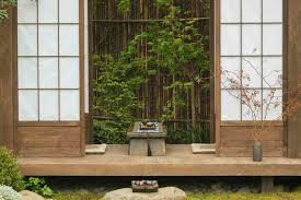 It includes a rich variety of deciduous shrubs or small trees with graceful habits, elegantly cut leaves and extraordinarily colorful foliage, particularly in the fall. 21 Inspiring Japanese Garden Design Ideas To Zen Your Life