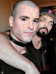 Anyone else seen this???? 10:21 96 Teatron alexjcubis 1th llene Woods, Mike  อว Dougl Douglas.... las S Highlight from Italy Send message