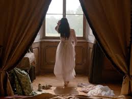 هل ترضين تنامين في غرفة نوم طليقة زوجكط