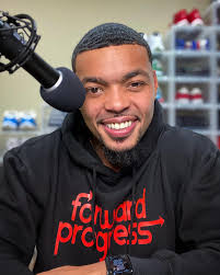 After being called homeless and ugly for the last 2 months, I finally got a  cut. Figured since it's my bday and all... my friends are mean 😒  #happybdaytome #yomommaugly