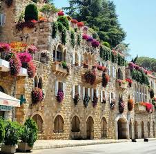 Village Of Broummana Lebanon Liban Pays Du Cedre Maison Traditionnelle