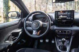Toyota yaris gr four innenraum. Toyota Gr Yaris Im Test Eine Fahrt Ins Gluck Automobil Revue