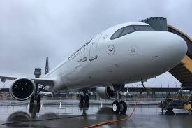 Deutsche lufthansa ag, commonly known as lufthansa, is the largest german airline and, when combined with its subsidiaries, also the largest airline in europe both in terms of fleet size and. Lufthansa Bucht Erst Beim Boarding Ab