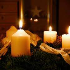 Der adventskranz ist, gemessen an anderen bräuchen, ganz jung. Der Adventskranz Bedeutung Und Ursprung Des Adventskranzes Erzbistum Koln