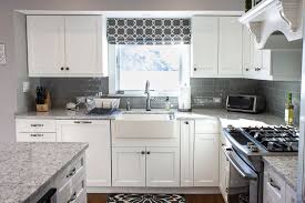 Kitchen Craft Cabinetry Lexington Door Maple Wood Alabaster Finish Farmhouse Sink Gas Range Kitchen Crafts Kitchen Remodel Kitchen