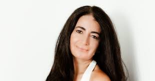 Female Disruptors: Alison Bernstein of Off-Markt On The Three Things You  Need To Shake Up Your Industry