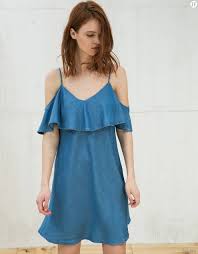 Épaule nue type de manche: A Href Http Www Bershka Com Fr Robe Tencel C3 A9paules D C3 A9nud C3 A9es Volant Robe Tencel C3 A9paules D C3 A9nud C3 A9es Volant C0p100273001 Html Target Blank Rel Nofollow Robe En Denim Epaules Denudees A Berhska 27 99 Euros
