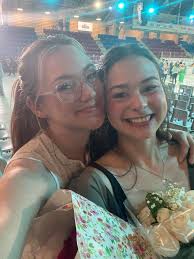 Happy Monday !! Our story time was a hit!! Math counting acorn spots,  stamping with acorns and leaves 🍁 and a fun action song! Thanks to all the  parents which participated in