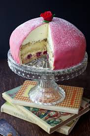 A Swedish Cake Of Nightmares Donalskehan Com Gateaux Alimentaires The Great British Bake Off Recettes Suedoises