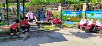 Inilah inspirasi gambar taman minimalis yang dapat mempercantik rumah anda. Taman Menjadi Media Belajar Smp Negeri 2 Sukoharjo