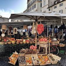 Ca Faisait Longtemps Que Je Ne M Etais Pas Baladee Dans Un Marche Aussi Beau De La Couleur Des Rires Et De La Chaleur Je Vous Recomma Le Vatican Rome Marche