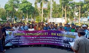 We did not find results for: Inilah Pendapat Ketua Forum Komunikasi Rt Rw Kota Kediri Atas Sk Wali Kota Pembentukan Gugus Tugas Duta Co Berita Harian Terkini