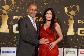 He was born in argentina, but naturalized as a spanish citizen and played for the spain national football team. Bondscoach Roberto Martinez Voor De Tweede Keer Vader Het Nieuwsblad Mobile