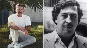 A página do facebook e as contas do instagram do restaurante também mostram logotipo com o nome, um desenho do rosto de escobar da série netflix e duas facas cruzadas. Pin En Pablo Escobar