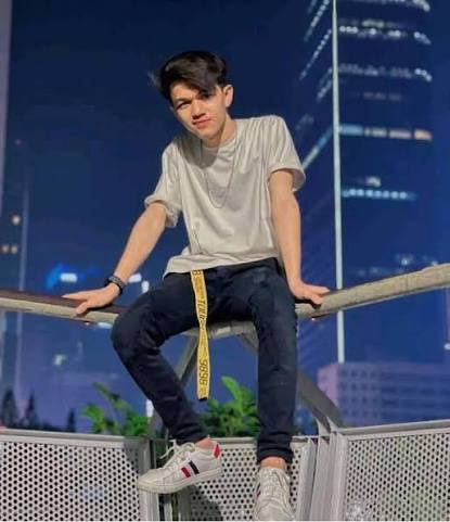 Foto Profil Ade Saputra