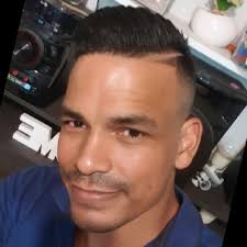 J'ai le plaisir de vous annoncer que j'occupe depuis le mois de mars le  poste de Coordinateur des ventes chez MASCARIN.