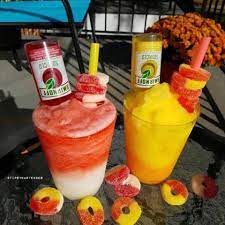 Daiquiri Queen Cocktail Tipsybartender Com Mixed Drinks Recipes Alcohol Drink Recipes Candy Drinks