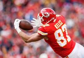 The best collection of sports wallpapers for your desktop and phone devices. Tale Of The Tape Travis Kelce Versus Rob Gronkowski
