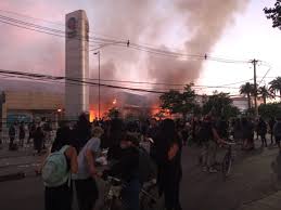 Una Observacion Sobre El Incendio Del Mall De Quilicura Meditaciones Sociologicas