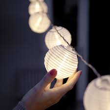 10 Fairy Lights Bedroom Ideas That We Are Loving Fairy Lights Bedroom Bedroom Lighting Lantern With Fairy Lights