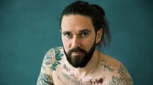 Da influenceren Daniel Hoff takkede nej til alkohol, spurgte vennerne, om  han var okay