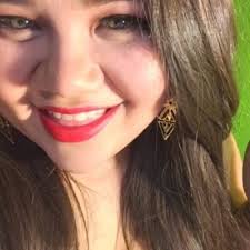 Yvonne Cortés (@yvonnebonvon)