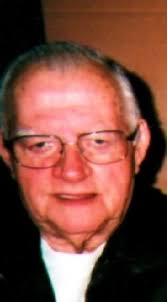 Kari Crook's Instagram, Twitter & Facebook