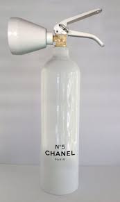 Chanel No 5 Fire Extinguisher Niclas Castello Artworks Deco Lumineuse Extincteur Mobilier Automobile