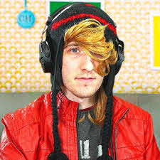 Autumn Pratt's Instagram, Twitter & Facebook