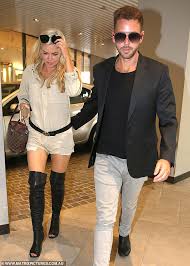 С пультом по жизни (2006), киносвидание (. Sophie Monk Steps Out With Rumoured Fiance Joshua Gross In Sydney Daily Mail Online