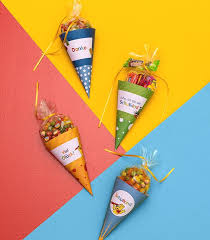 Diese Mini Schultuten Sind Perfekt Fur Schulkinder Oder Als Dankeschon Fur Gaste Und Mit Unseren Druckvor Geschenk Einschulung Geschenke Schulanfang Geschenke