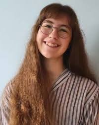 Stephanie Ainsworth's Instagram, Twitter & Facebook