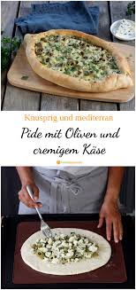 Knusprige Pide Mit Oliven Und Cremigem Blauschimmelkase Rezepte Essen Rezepte Essen