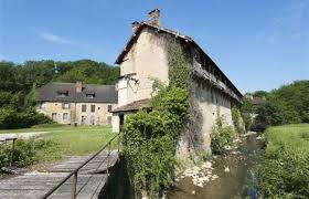 C'est le défi majeur des petites communes du cantal, renouer avec le dynamisme et repeupler les bourgs. Ces Villages Abandonnes A Acheter En Europe Bilan