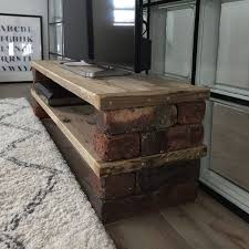 お手軽なのにオシャレ レンガブロックで簡単棚をdiyしよう folk 本棚 diy 簡単 インテリア レンガ 手作り棚