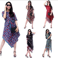 Aksen yang dimaksud bisa berupa apa saja, termasuk serut di bagian dada atau perut. Jual Tunik Batik Asimetris Terbaru Lazada Co Id