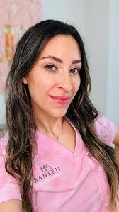 Rachael Rowland's Instagram, Twitter & Facebook