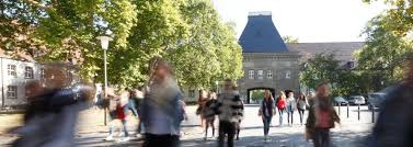 Johannes gutenberg university mainz (jgu) offers you the ideal environment for studying right in the heart of germany's picturesque rheinhessen region. Alumni Us Johannes Gutenberg University Mainz Frankfurt Am Main Area Germany
