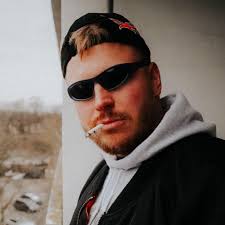 Nur ein Wort [Explicit] song by Noah Kraus & Wir sind Helden from Nur ein  Wort [Explicit]